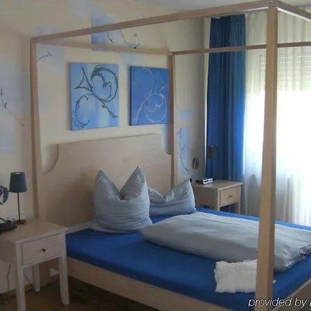 Toy Hotel