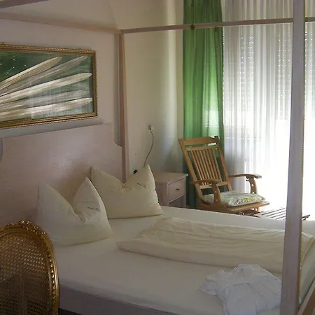 Toy Hotel 3*